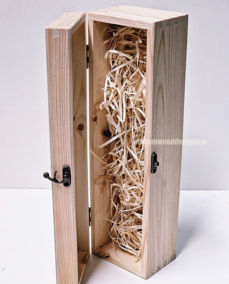 Load image into Gallery viewer, Hinged Lid 1 Bottle Box - Natural x25 Custom Wood Designs __label: Multibuy Bottle Box Bottle Boxes gift box Gift Boxes Single bottle box wooden Box CustomWoodDesignsIrelandCorporategiftboxesBottleBoxesGiftingboxesforbottleslaserengravedbottleboxespersonalisedbottleboxesCorporateboxesrusticboxwinebo_11_c0890074-1f1a-4811-a208-06e5_bb685881-5252-4a7a-b093-67360e959bc8