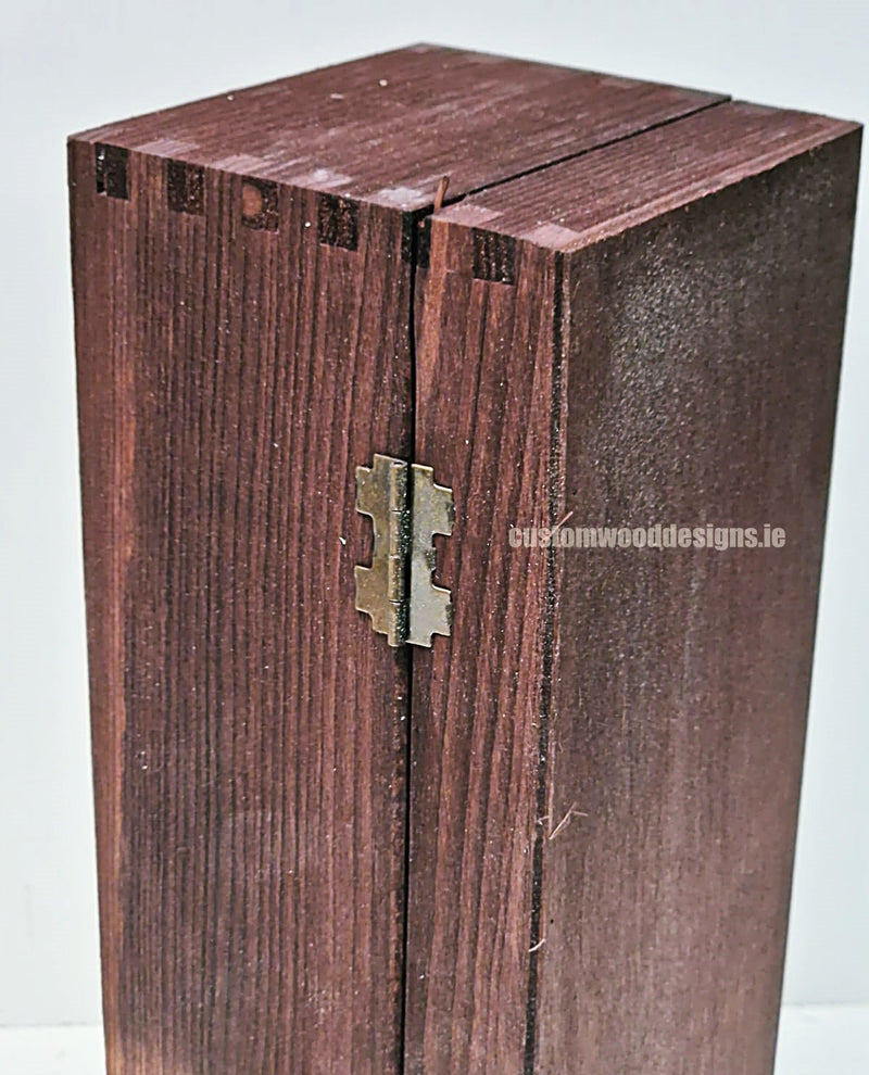 Load image into Gallery viewer, Hinged Lid 1 Bottle Box - Burgundy x25 Custom Wood Designs __label: Multibuy Bottle Box Bottle Boxes gift box Gift Boxes Single bottle box wooden Box CustomWoodDesignsIrelandCorporategiftboxesBottleBoxesGiftingboxesforbottleslaserengravedbottleboxespersonalisedbottleboxesCorporateboxesrusticboxwinebo_4_c4e1dff3-18cf-4070-8e6b-d2d60