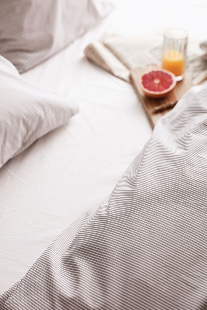 Load image into Gallery viewer, VINGA Montgomery premium cotton bed linen, 4 pcs set - Custom Wood Designs
