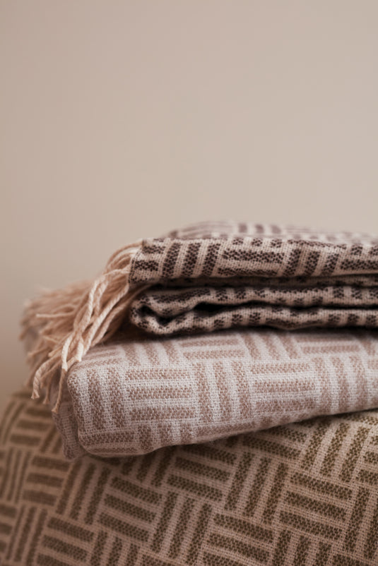 Leno Blanket - Custom Wood Designs
