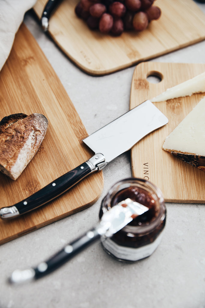 Load image into Gallery viewer, VINGA Gigaro cheese knives - Custom Wood Designs
