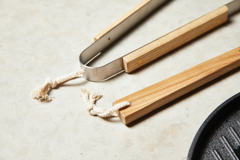 Load image into Gallery viewer, VINGA Paso grill tongs - Custom Wood Designs
