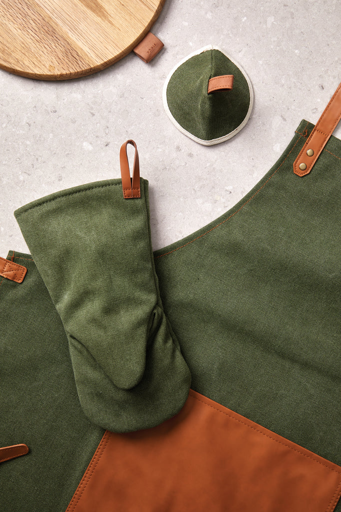 Load image into Gallery viewer, VINGA Asado oven mitt - Custom Wood Designs
