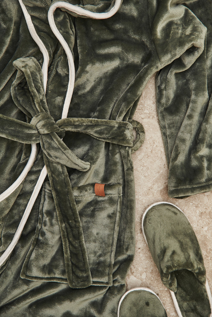 Load image into Gallery viewer, Louis luxury plush GRS RPET robe size S-M - Custom Wood Designs

