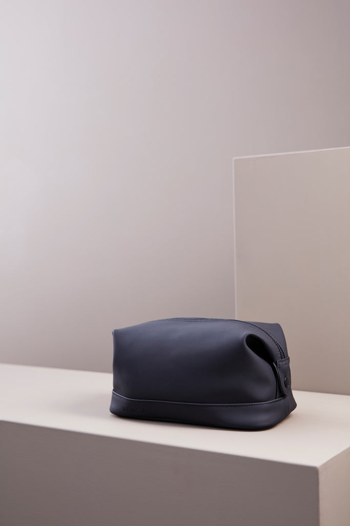 Load image into Gallery viewer, Baltimor Wash Bag - Custom Wood Designs

