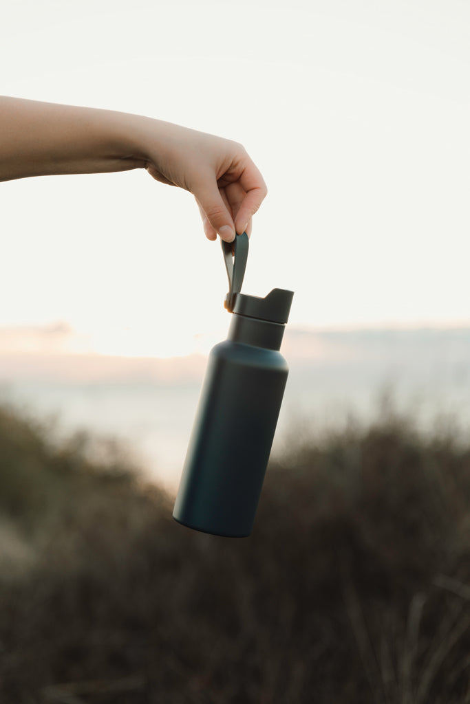 Load image into Gallery viewer, VINGA Balti vacuum bottle - Custom Wood Designs
