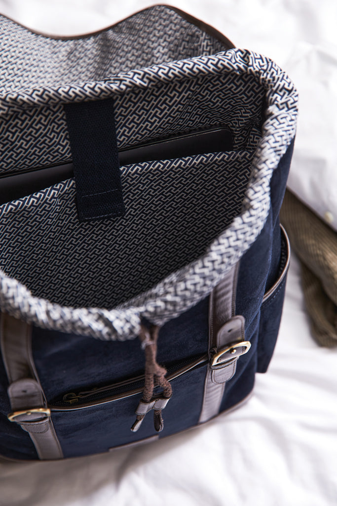 Load image into Gallery viewer, Hunto backpack - Custom Wood Designs
