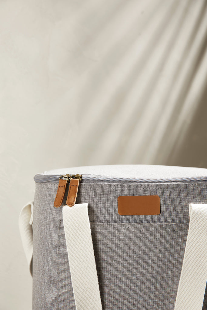 Load image into Gallery viewer, VINGA Sortino Cooler grande - Custom Wood Designs
