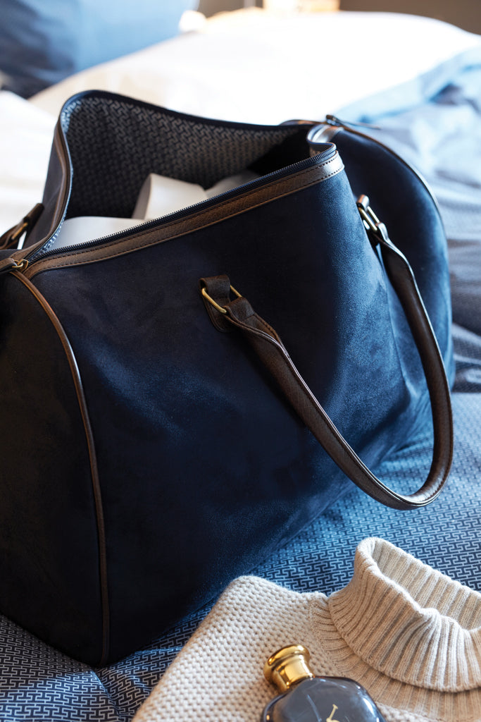 Load image into Gallery viewer, Hunto Weekend Bag - Custom Wood Designs
