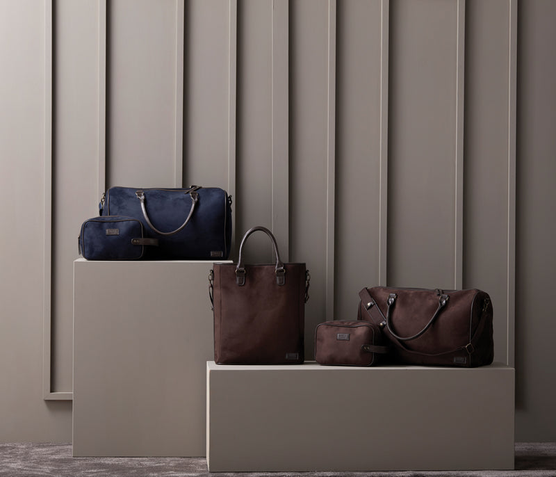 Load image into Gallery viewer, Hunto washbag - Custom Wood Designs
