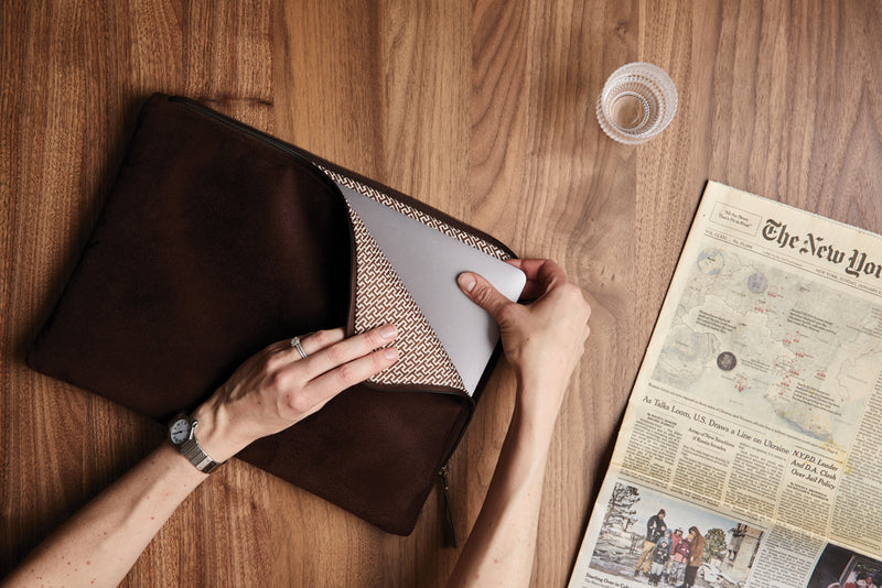 Load image into Gallery viewer, Hunton laptop case - Custom Wood Designs
