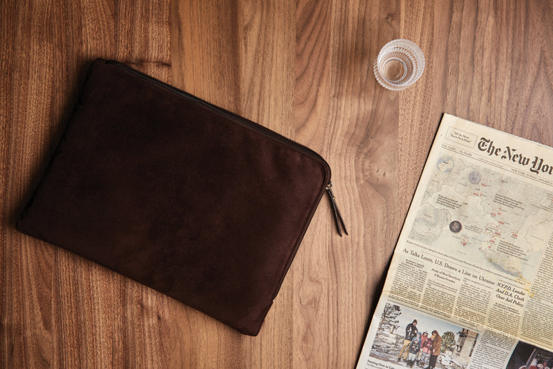 Load image into Gallery viewer, Hunton laptop case - Custom Wood Designs

