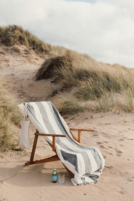 Valmer lounge chair towel - Custom Wood Designs