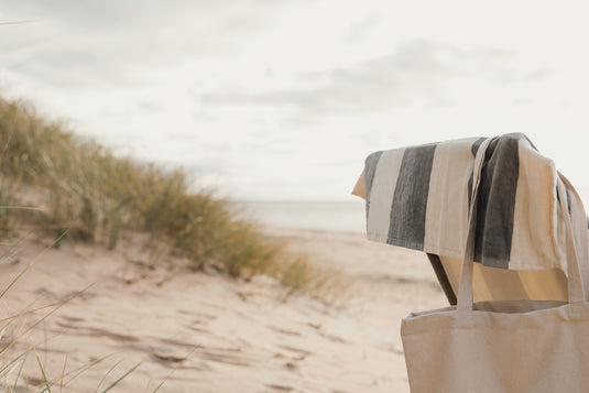 Valmer lounge chair towel - Custom Wood Designs