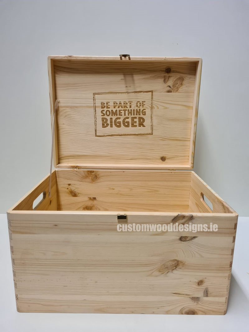 Load image into Gallery viewer, Pine Box MPB3 Custom Wood Designs __label: Upload Logo B.CustomWoodDesignsBoyneValleyGreenAwareProductBoxesBrandedBDisplayBoxesIreland_8_aad2beae-d3ff-475b-9e0f-1698eab4dd99
