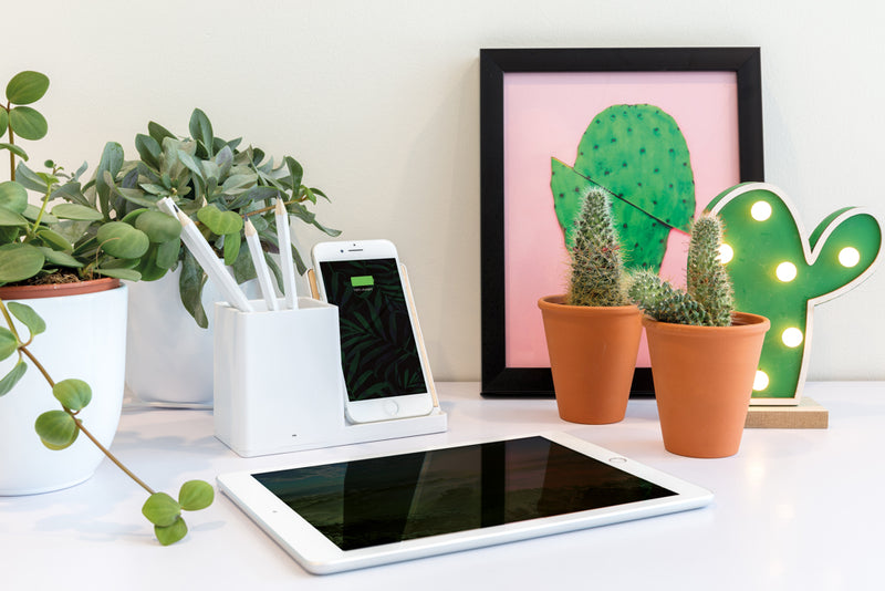 Load image into Gallery viewer, Ontario RCS recycled plastic 10W wireless charger - Custom Wood Designs
