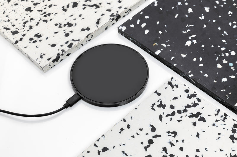 Load image into Gallery viewer, RCS standard recycled plastic 10W wireless charger - Custom Wood Designs

