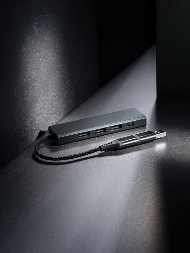 Load image into Gallery viewer, Terra RCS recycled aluminium hub with 3 USB ports - Custom Wood Designs
