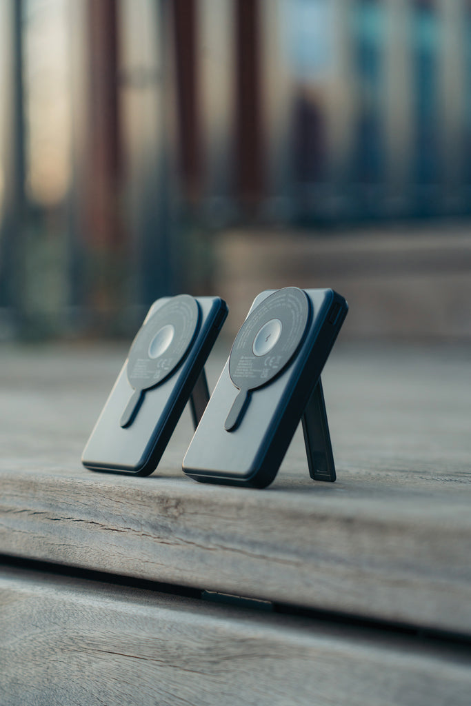 Load image into Gallery viewer, Urban Vitamin Delano 5in1 10,000mah 20WPD magnetic powerbank - Custom Wood Designs

