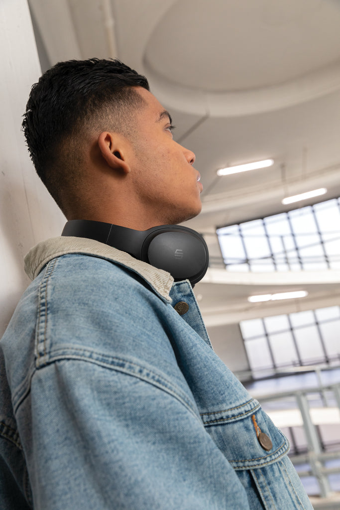 Load image into Gallery viewer, Urban Vitamin Belmont wireless headphone - Custom Wood Designs
