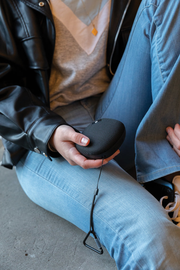 Load image into Gallery viewer, Urban Vitamin Hayward IPX7 waterproof 5W speaker - Custom Wood Designs
