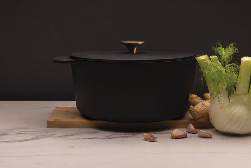Load image into Gallery viewer, Ukiyo cast iron pan large - Custom Wood Designs
