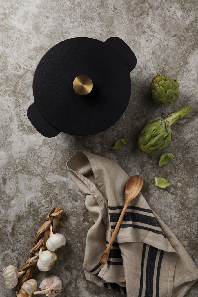 Load image into Gallery viewer, Ukiyo cast iron pan large - Custom Wood Designs
