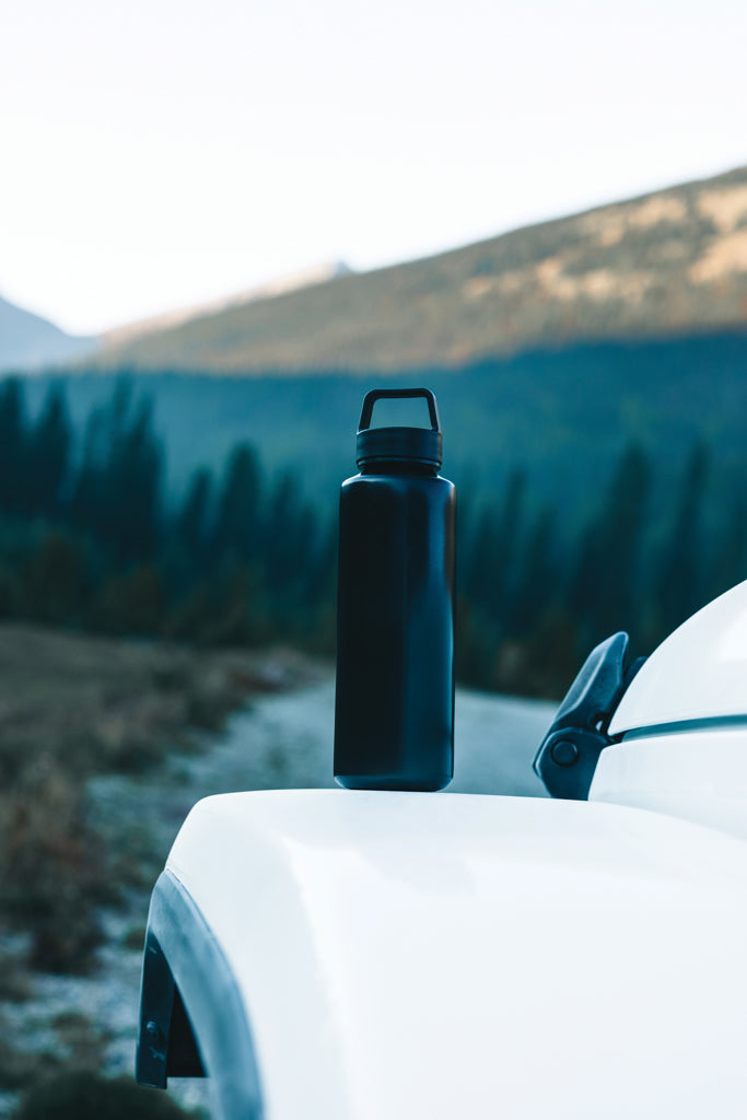 Load image into Gallery viewer, RCS certified recycled PP water bottle with handle - Custom Wood Designs
