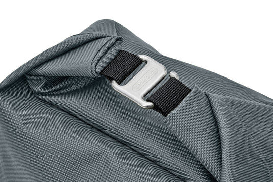 Black+Blum 6.7L insulated Lunch/Cooler Bag-Outdoor