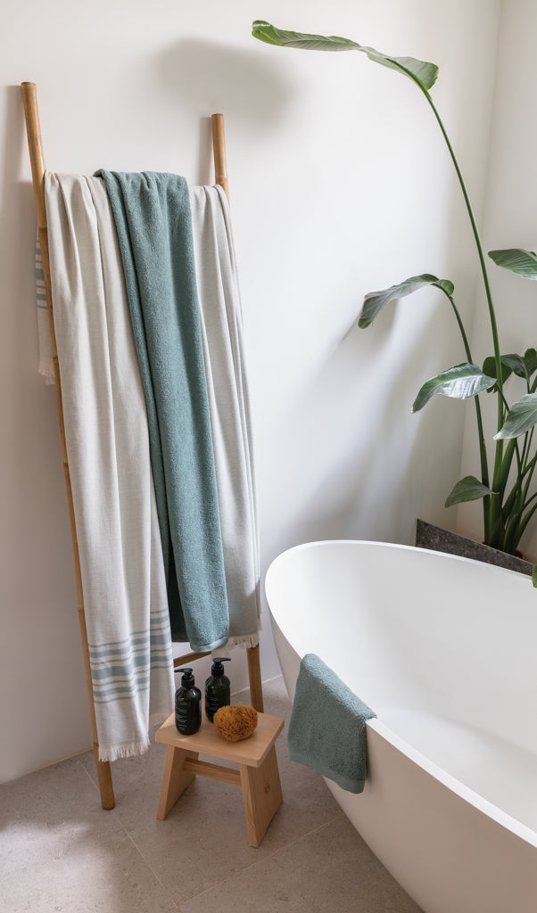 Load image into Gallery viewer, Hisako AWARE™ 4 Seasons towel/blanket 100x180 - Custom Wood Designs
