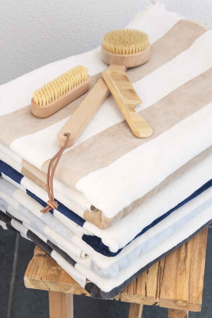 Load image into Gallery viewer, Yukari AWARE™ XL deluxe beach towel 100x180cm - Custom Wood Designs
