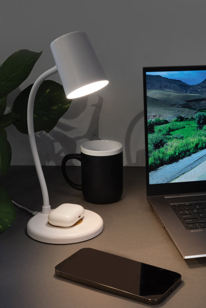 Load image into Gallery viewer, Zenara RCS recycled plastic and cork 15W wireless desk lamp - Custom Wood Designs
