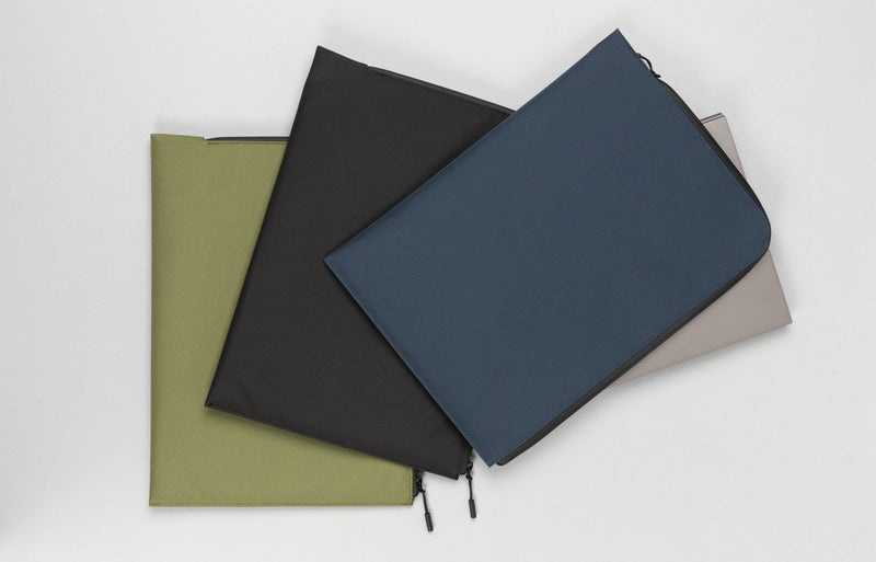 Load image into Gallery viewer, Laptop 15.6&quot; minimalist laptop sleeve - Custom Wood Designs
