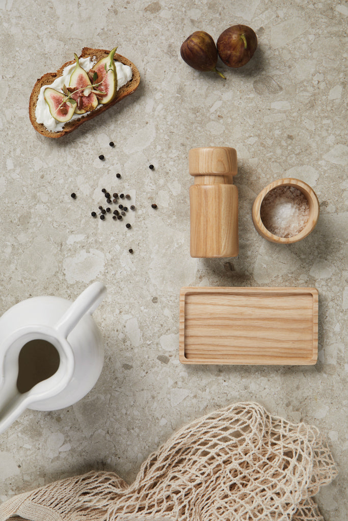 Load image into Gallery viewer, VINGA Retro salt &amp; pepper set - Custom Wood Designs
