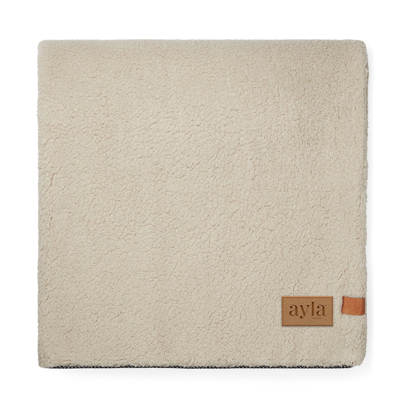 Load image into Gallery viewer, Main GRS recycled double pile blanket - Custom Wood Designs
