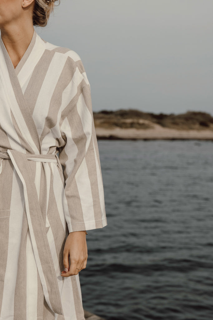 Load image into Gallery viewer, Ornos GRS hammam robe S/M - Custom Wood Designs
