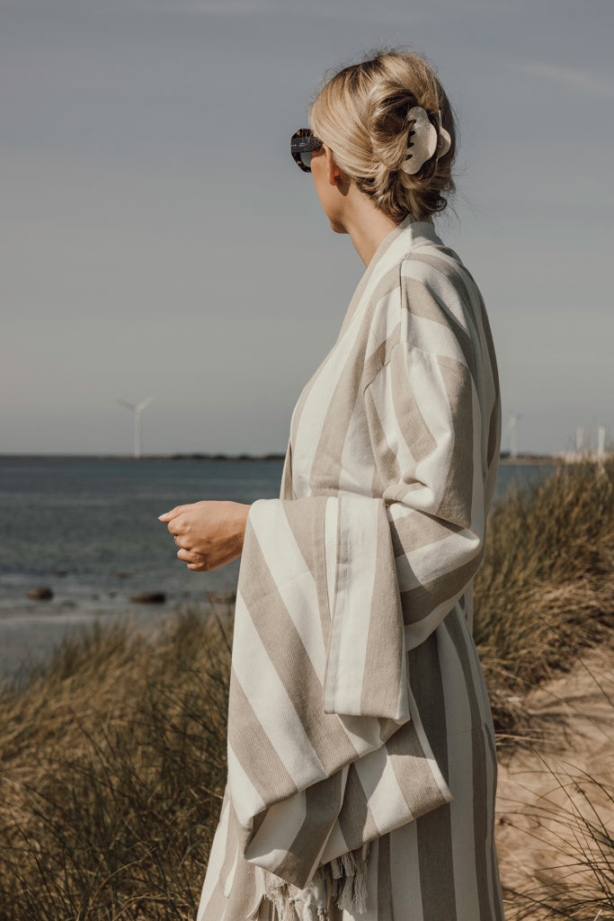 Load image into Gallery viewer, Ornos GRS hammam robe L/XL - Custom Wood Designs
