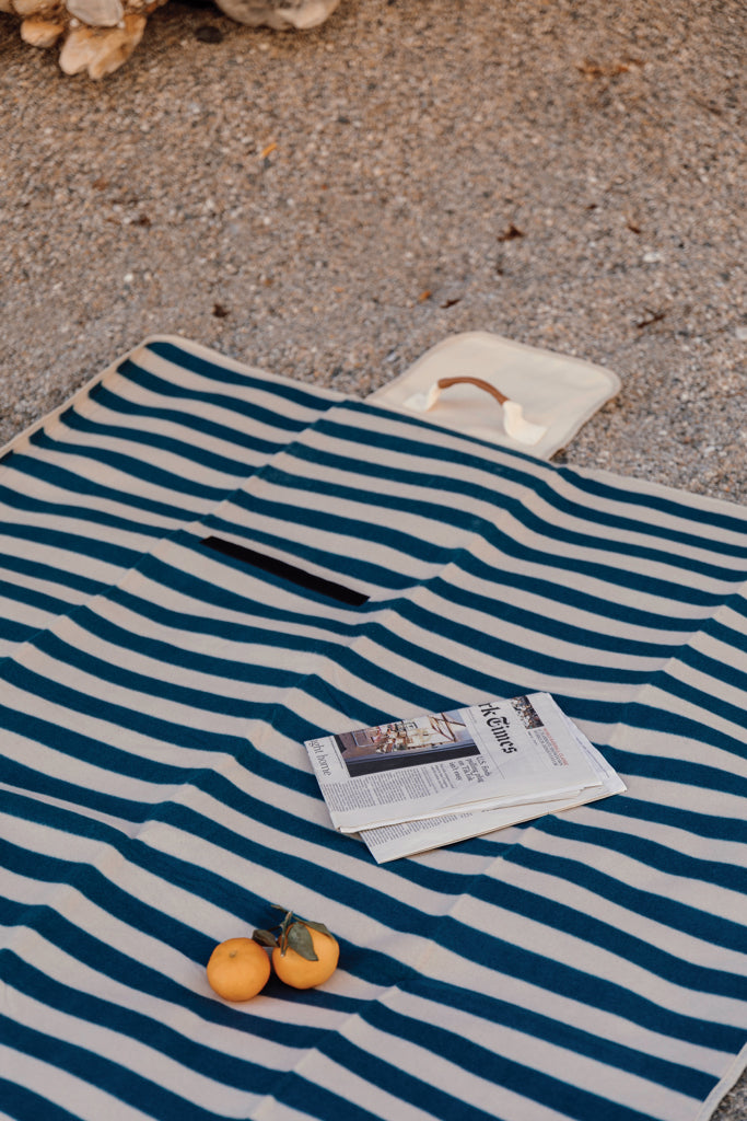 Load image into Gallery viewer, Alb GRS RPET picnic blanket large - Custom Wood Designs
