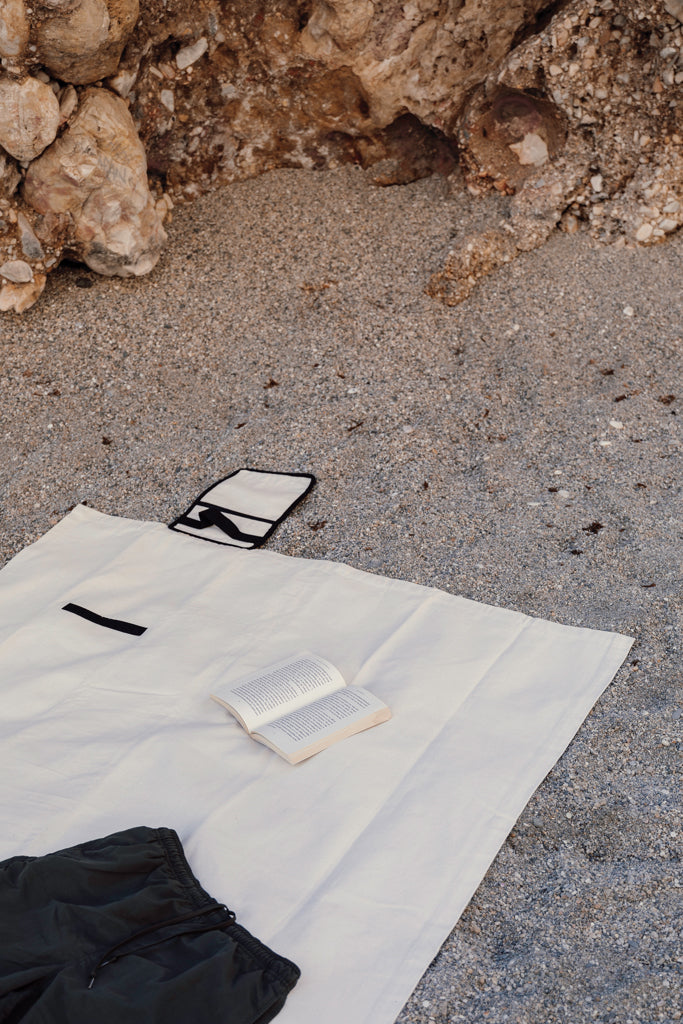 Load image into Gallery viewer, Recycled canvas picnic blanket - Custom Wood Designs
