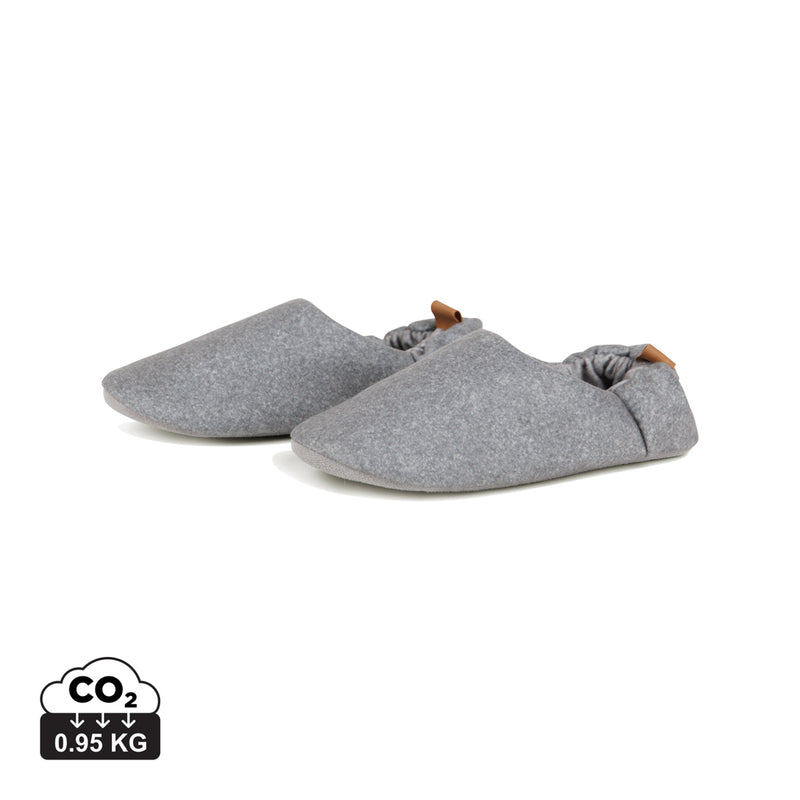 Load image into Gallery viewer, RCS RPET slippers S/M - Custom Wood Designs
