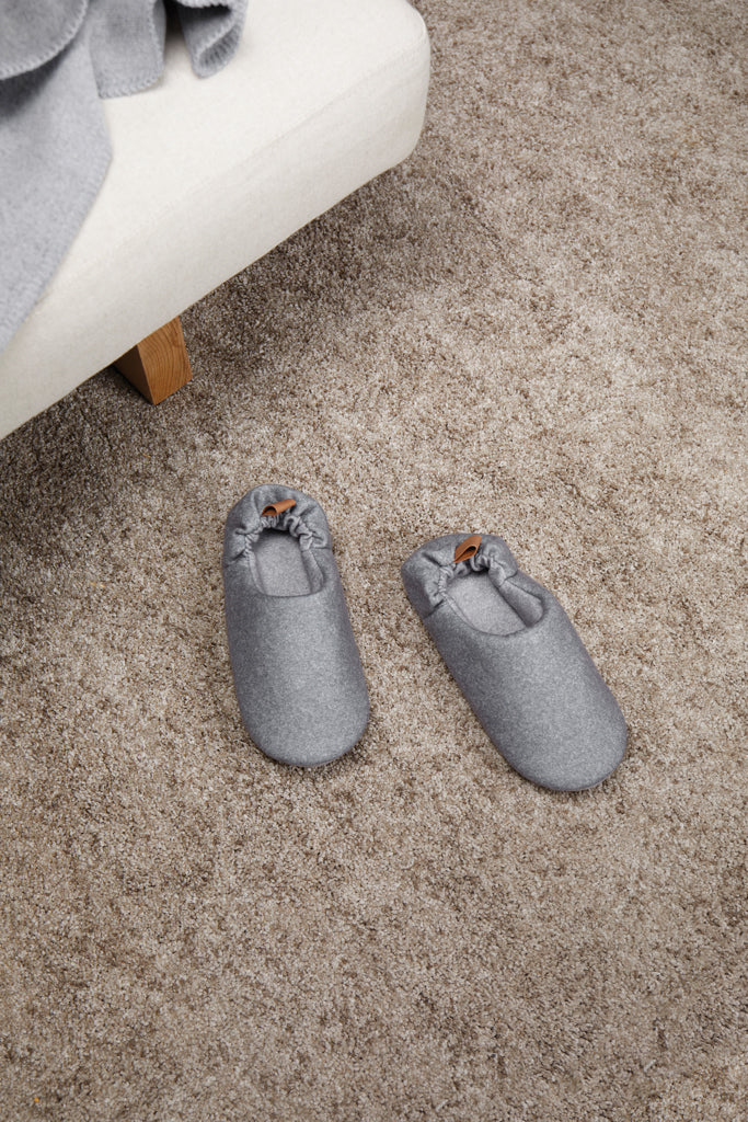 Load image into Gallery viewer, RCS RPET slippers L/XL - Custom Wood Designs
