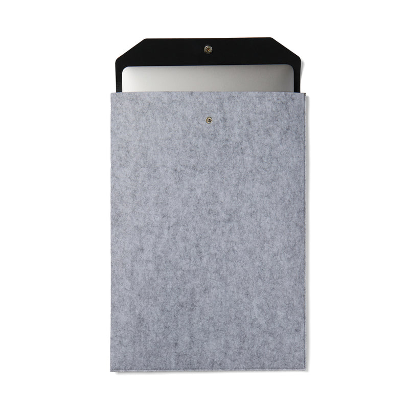 Load image into Gallery viewer, Albo GRS recycled felt 17&quot; laptop sleeve - Custom Wood Designs
