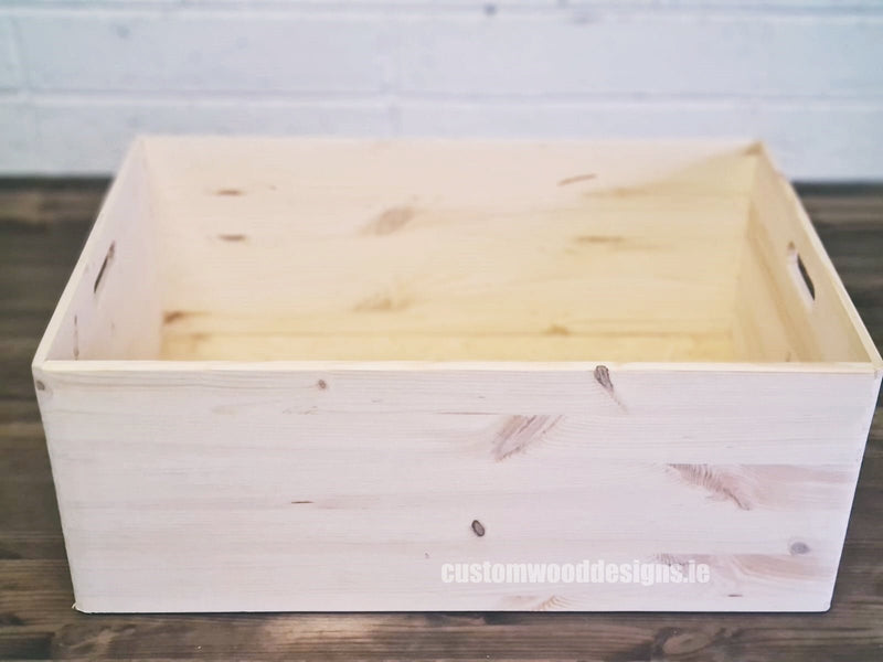 Load image into Gallery viewer, MaxSeven - Pine Wood Box 60 X 40 X 23,5 cm OB7 Box with Handle pin bedroom deco box crate room deco wood wooden box-with-handle-default-title-maxseven-pine-wood-box-60-x-40-x-23-5-cm-ob7-53611848827223
