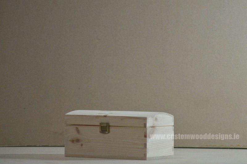 Load image into Gallery viewer, Pine Wood Chest CB1 23X13X12 cm Chest Box pin chest lock lockable box small trunk chest-box-unbranded-pine-wood-chest-cb1-23x13x12-cm-53611794137431
