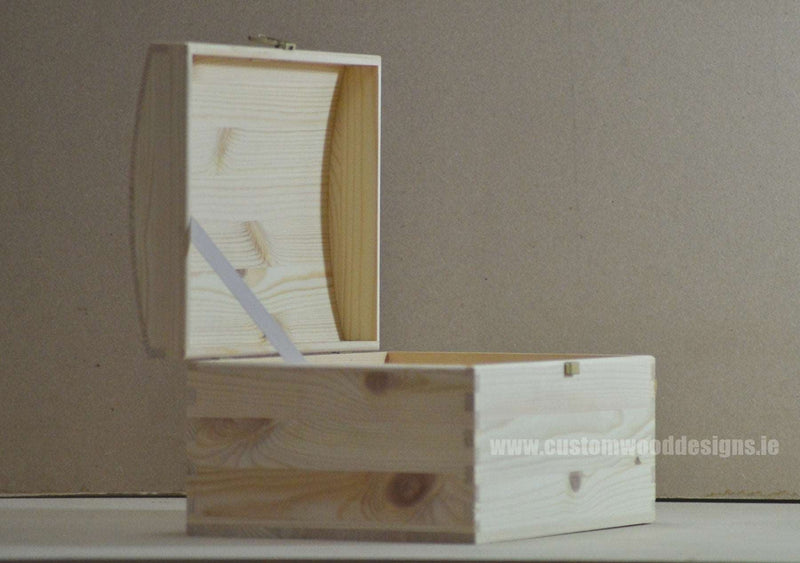 Load image into Gallery viewer, Pine Wood Chest CB4 32x22x16 cm Chest Box pin bedroom deco box box with lid container room deco small box storage small box wood wooden pine-wood-chest-cb4-32x22x16-cmcustom-wood-designschest-box-874795_50f0dead-b76a-4a9a-9cc5-1a776e21f82b
